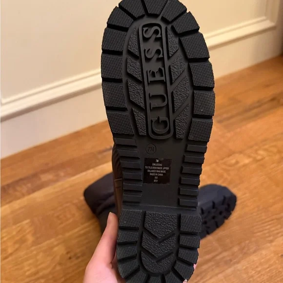 Guess Black Winter Boots with Quilted Design - Picture 8 of 8